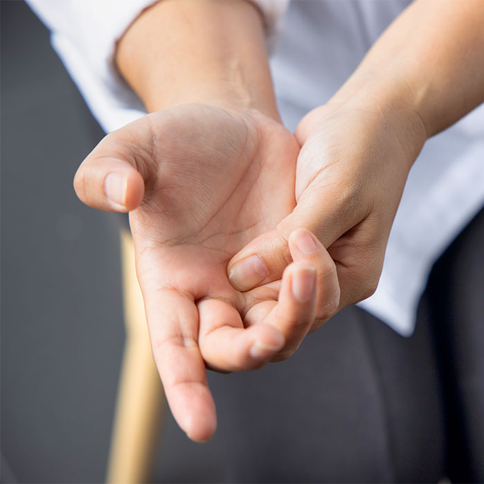 trigger finger chiropractor in Orange, CA