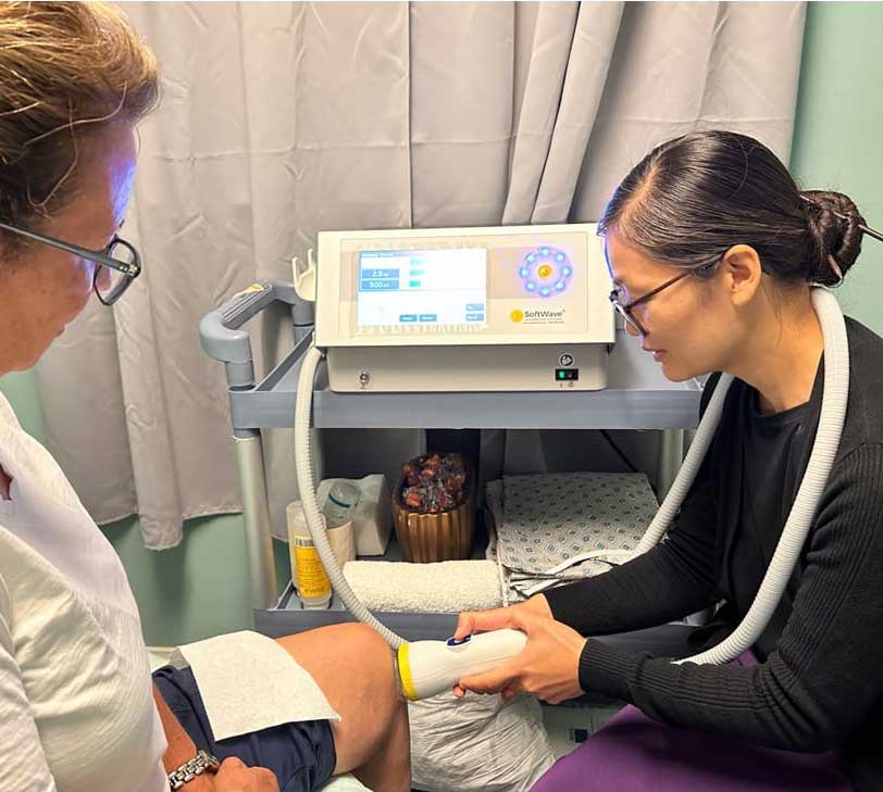 Non‑Invasive SoftWave Knee Therapy Available in Orange, CA